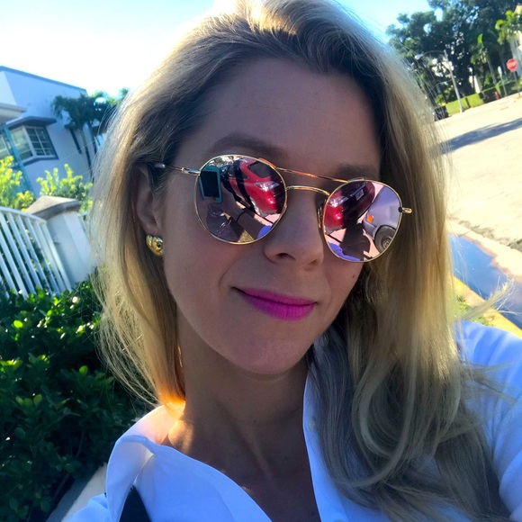 Meet your Posher, Katie - Picture 1 of 1